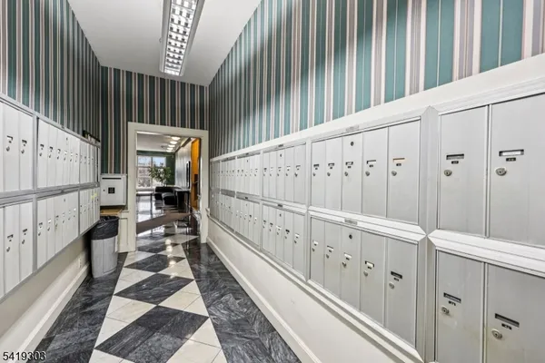 $2,750 | 5 Roosevelt Place, Unit 1E, Montclair, NJ 07042