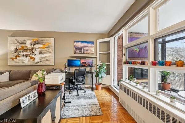 $2,750 | 5 Roosevelt Place, Unit 1E, Montclair, NJ 07042