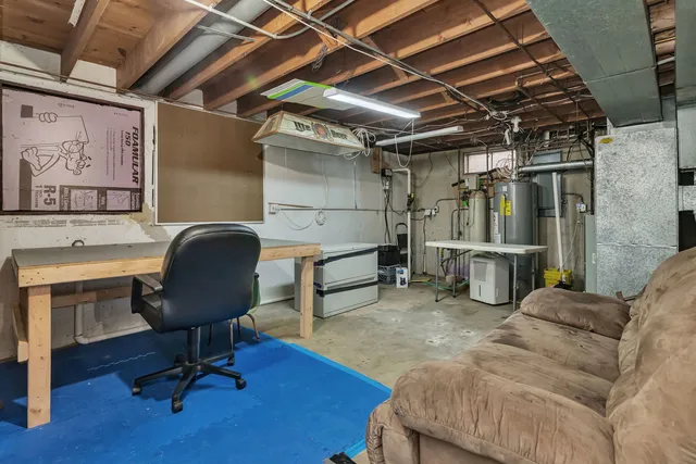 a view of a livingroom with furniture