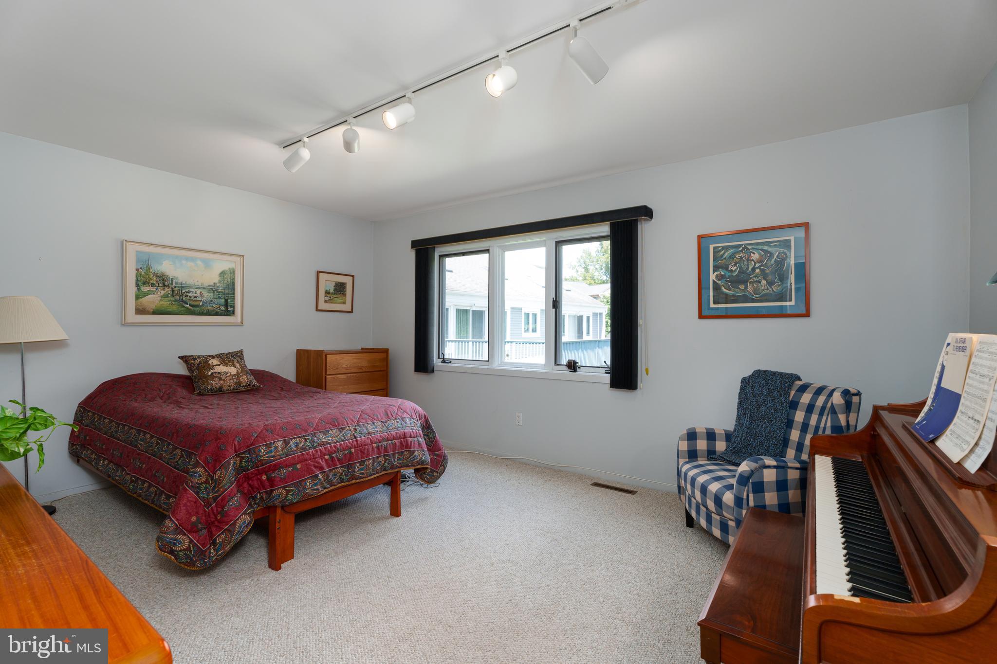 28 Indian Run Road Princeton Junction, NJ 08550 - Photo 26 of 57 1st Floor Bedroom next to full bath