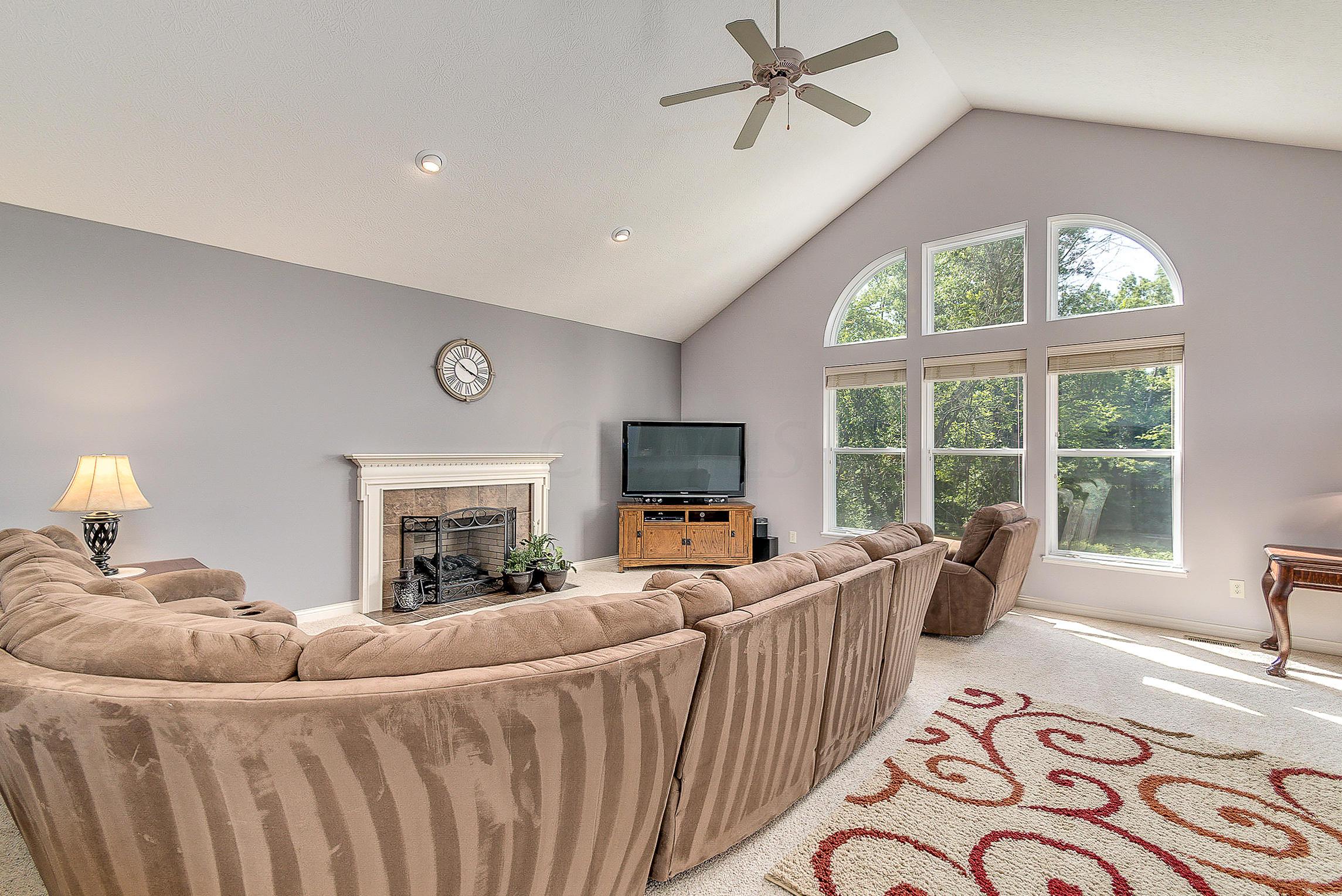 297 Halverston Road Powell, OH 43065 - Photo 4 of 57 Gallery Image 4