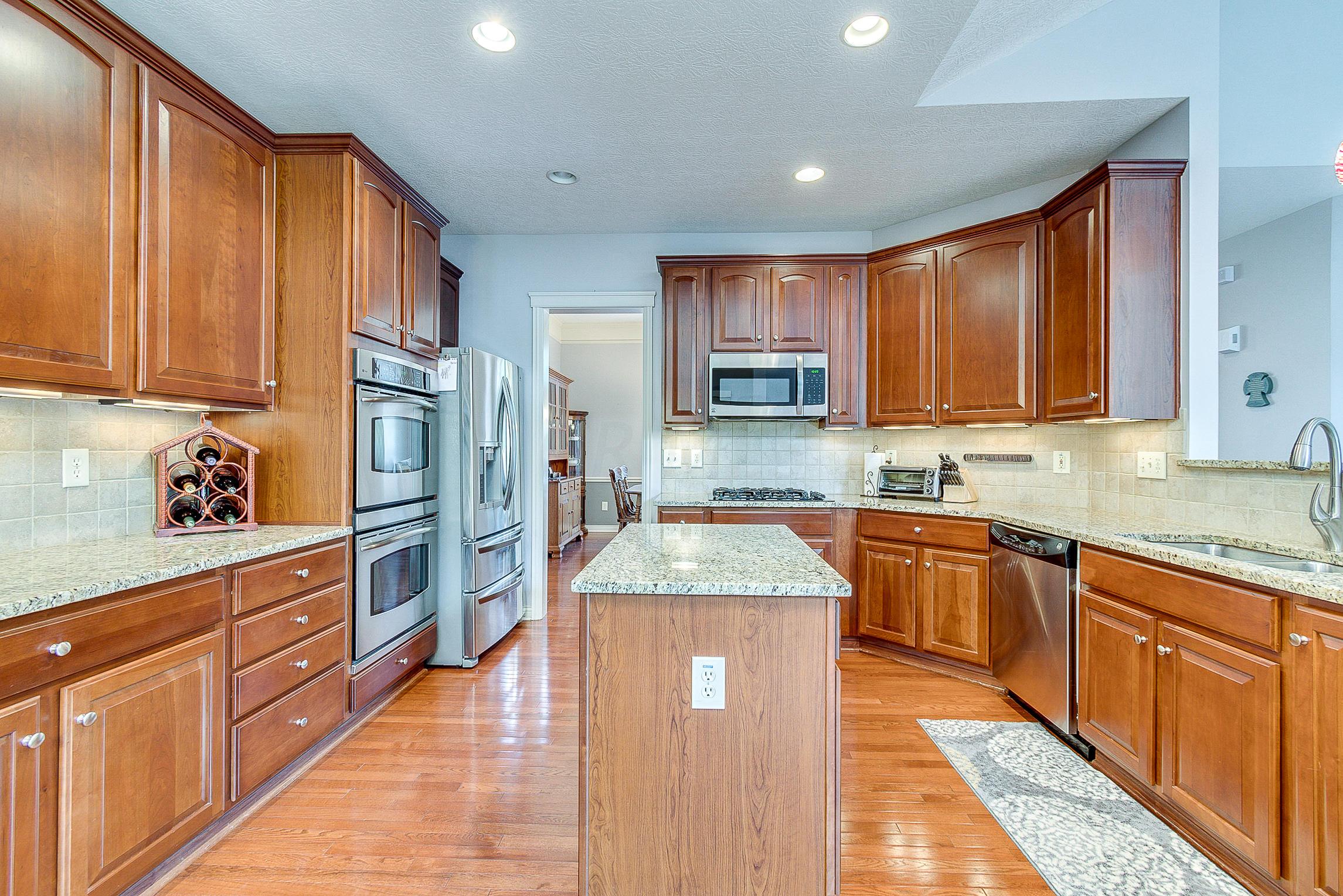 297 Halverston Road Powell, OH 43065 - Photo 7 of 57 Gallery Image 7