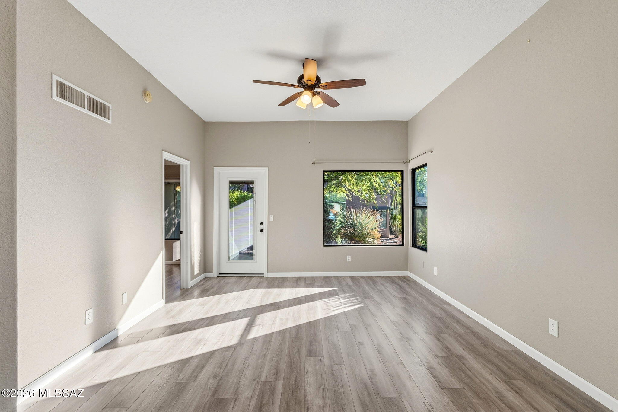 5800 North Kolb Road, Unit 7135 Tucson, AZ 85750 - Photo 4 of 48 Living Room