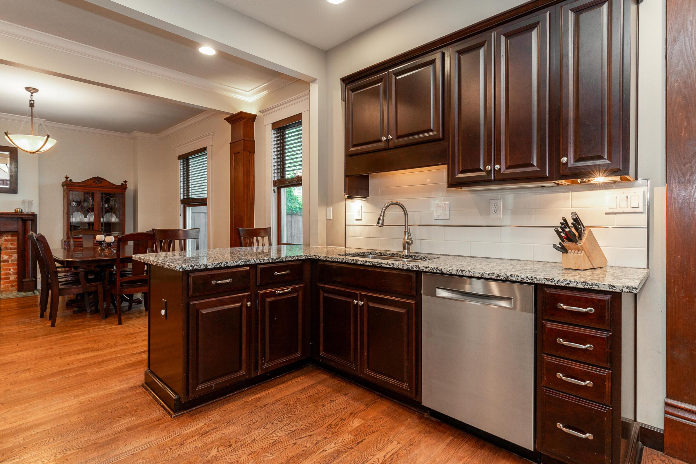 856 Neil Avenue Columbus, OH 43215 - Photo 9 of 42 Kitchen