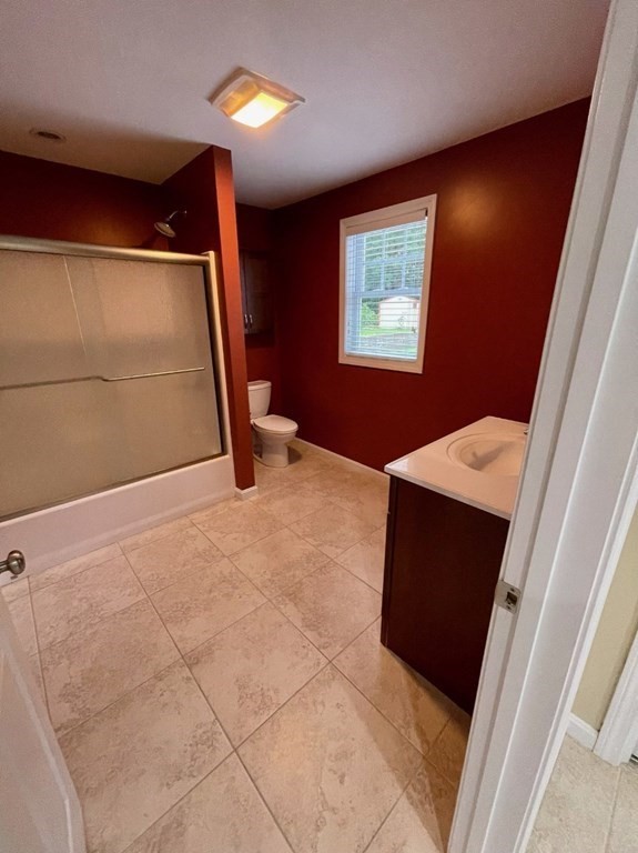 51 Old Common Road Lancaster, MA 01523 - Photo 12 of 31