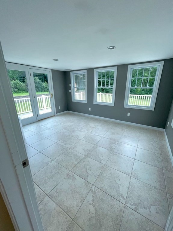 51 Old Common Road Lancaster, MA 01523 - Photo 18 of 31
