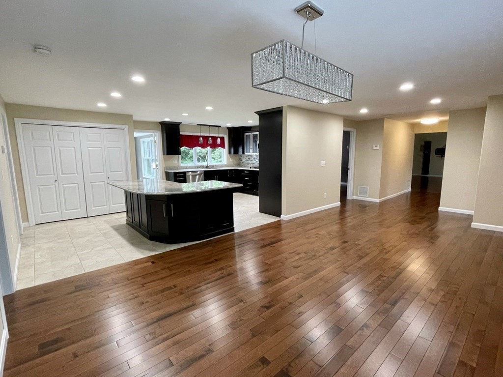 51 Old Common Road Lancaster, MA 01523 - Photo 6 of 31