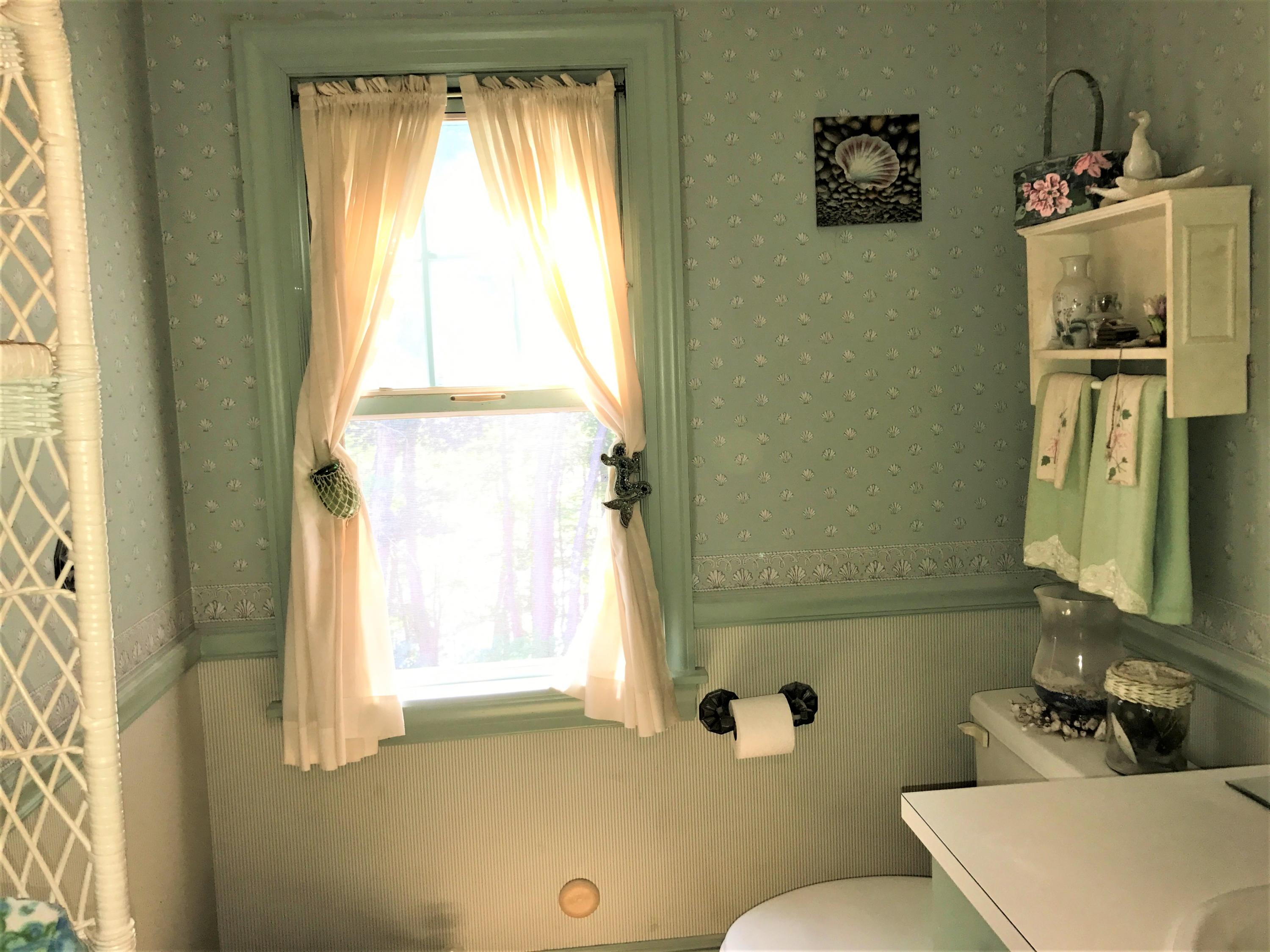 13 Constitution Road Kennebunk, ME 04043 - Photo 30 of 45 2nd floor bath