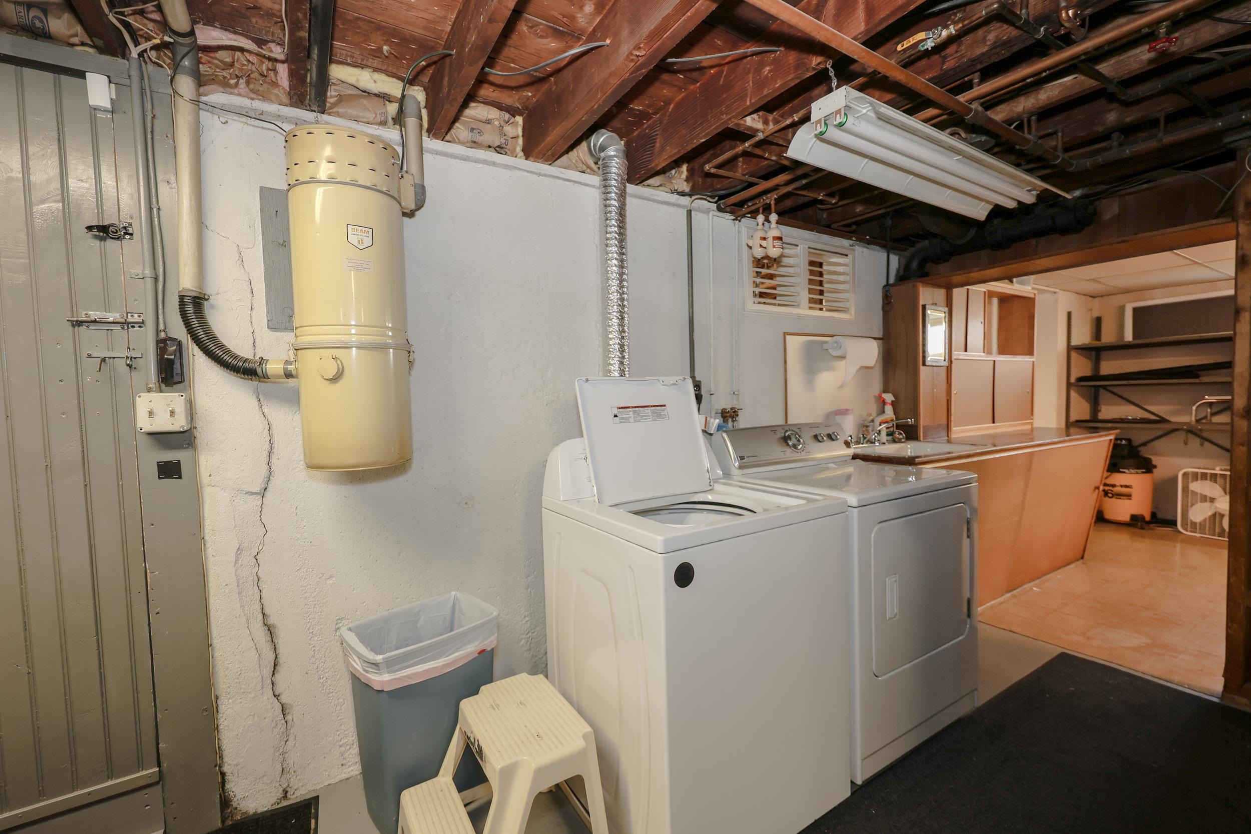36 Alsace Street Manchester, NH 03102 - Photo 37 of 43