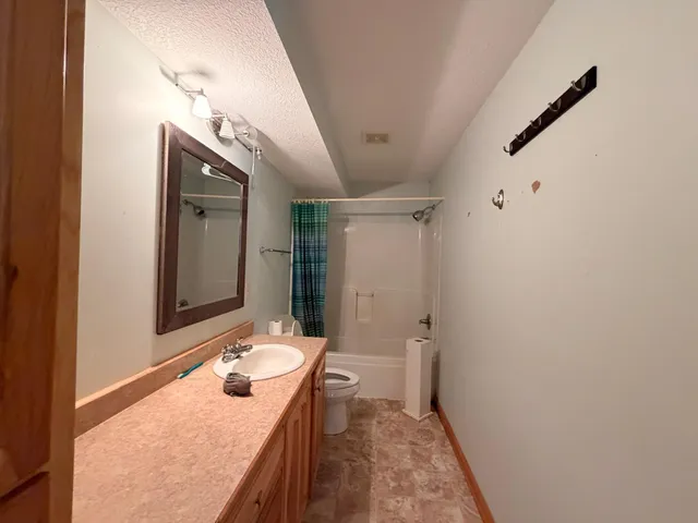 $410,000 | 38634 Henna Circle, North Branch, MN 55056