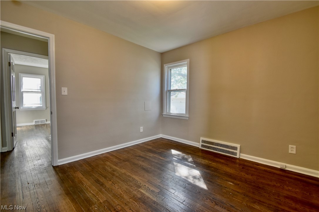 19704 Libby Road Maple Heights, OH 44137 - Photo 12 of 28 Gallery Image 12