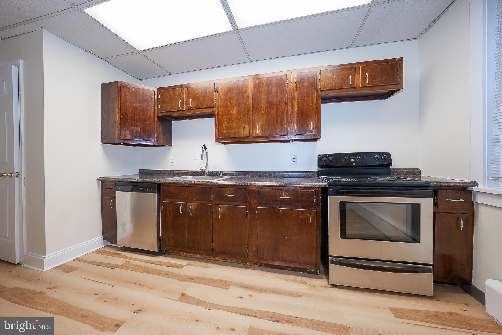 1 South Valley Road, Unit 202 Paoli, PA 19301 - Photo 3 of 25 Spacious Kitchen