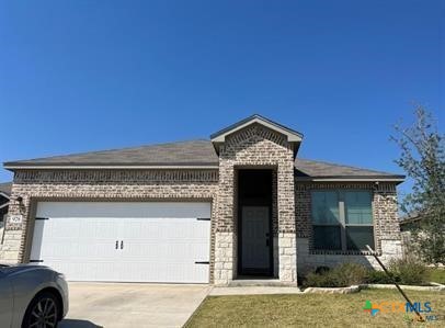 978 Aurora Grv Bend Temple, TX 76502 - Photo 2 of 10 front view of a house with a garage