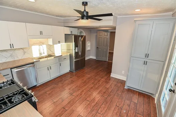 $419,500 | 1031 Meyer Street, Sealy, TX 77474