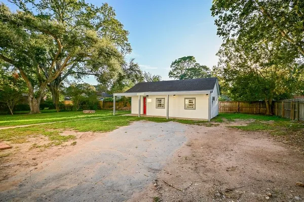 $419,500 | 1031 Meyer Street, Sealy, TX 77474