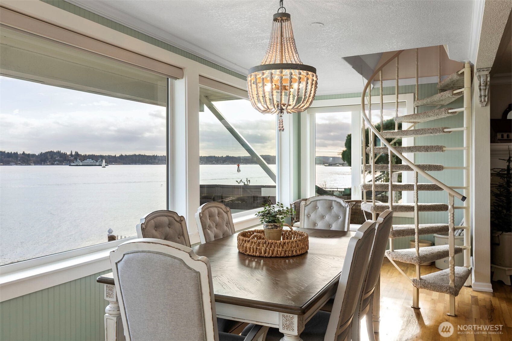 609 Shore Drive Bremerton, WA 98310 - Photo 11 of 39