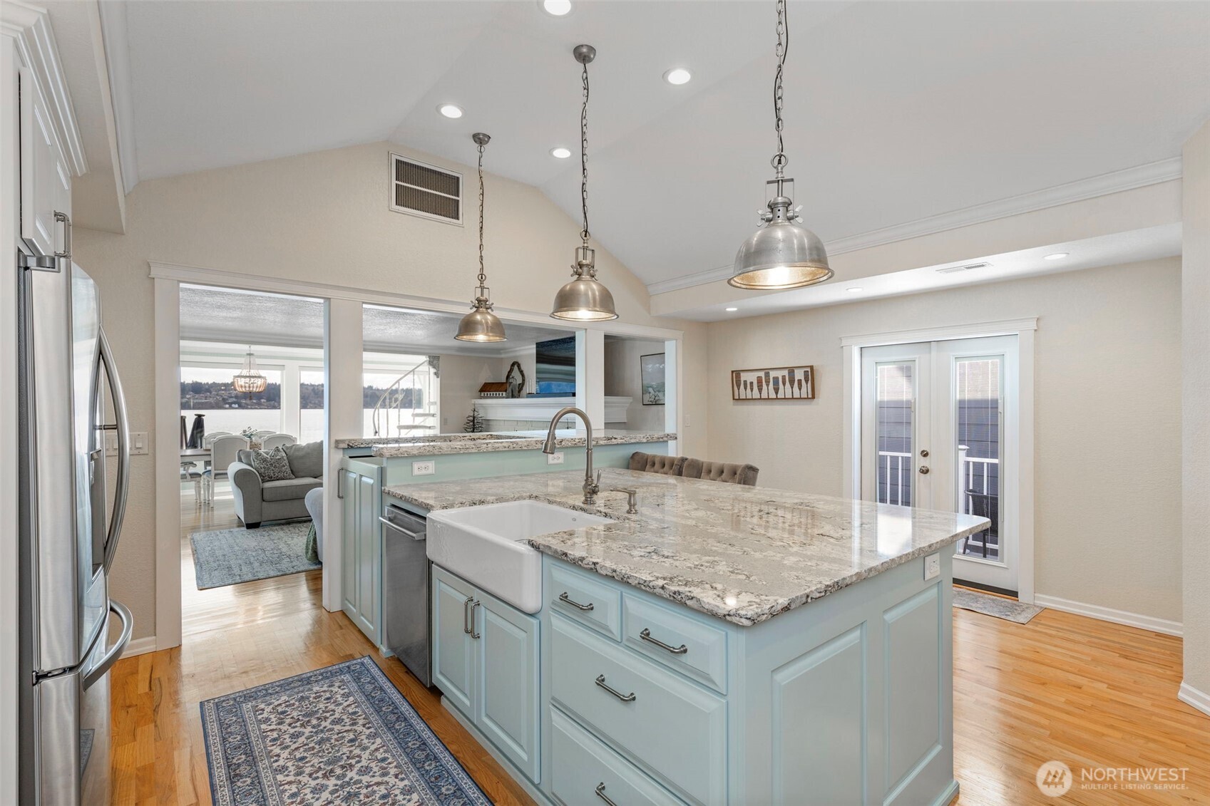 609 Shore Drive Bremerton, WA 98310 - Photo 18 of 39