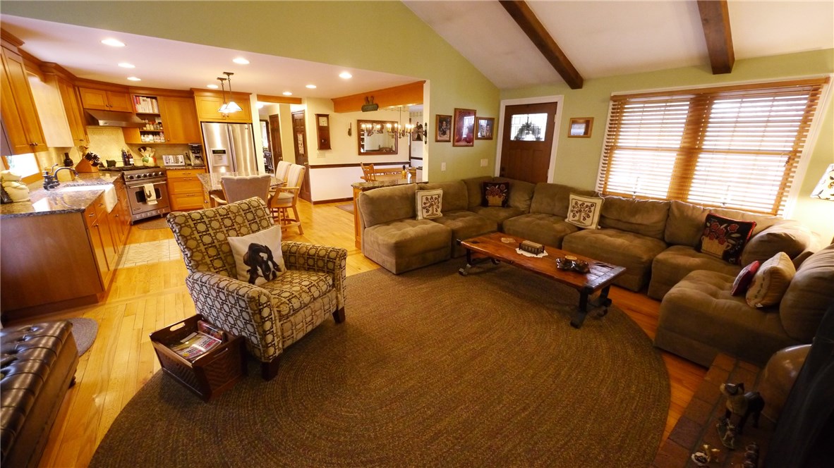 73 Sweet Farm Road Portsmouth, RI 02871 - Photo 5 of 36 Gallery Image 5