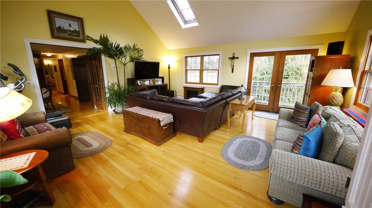 73 Sweet Farm Road Portsmouth, RI 02871 - Photo 10 of 36 Gallery Image 10
