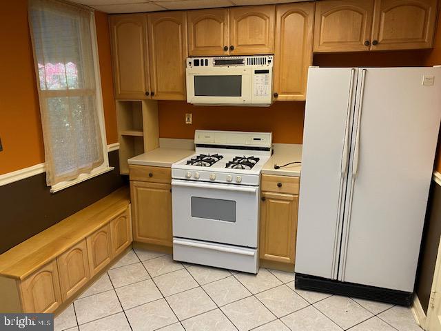 1658 Mussula Road Towson, MD 21286 - Photo 6 of 22 large eat in kitchen