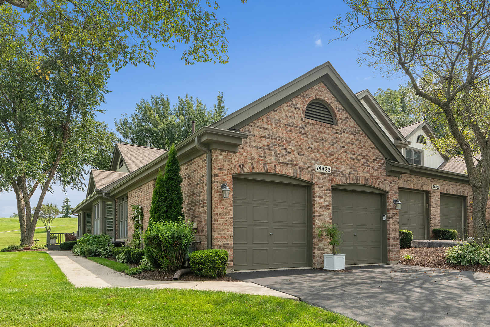 14425 Lake Ridge Road Orland Park, IL 60462 - Photo 3 of 42 Gallery Image 3