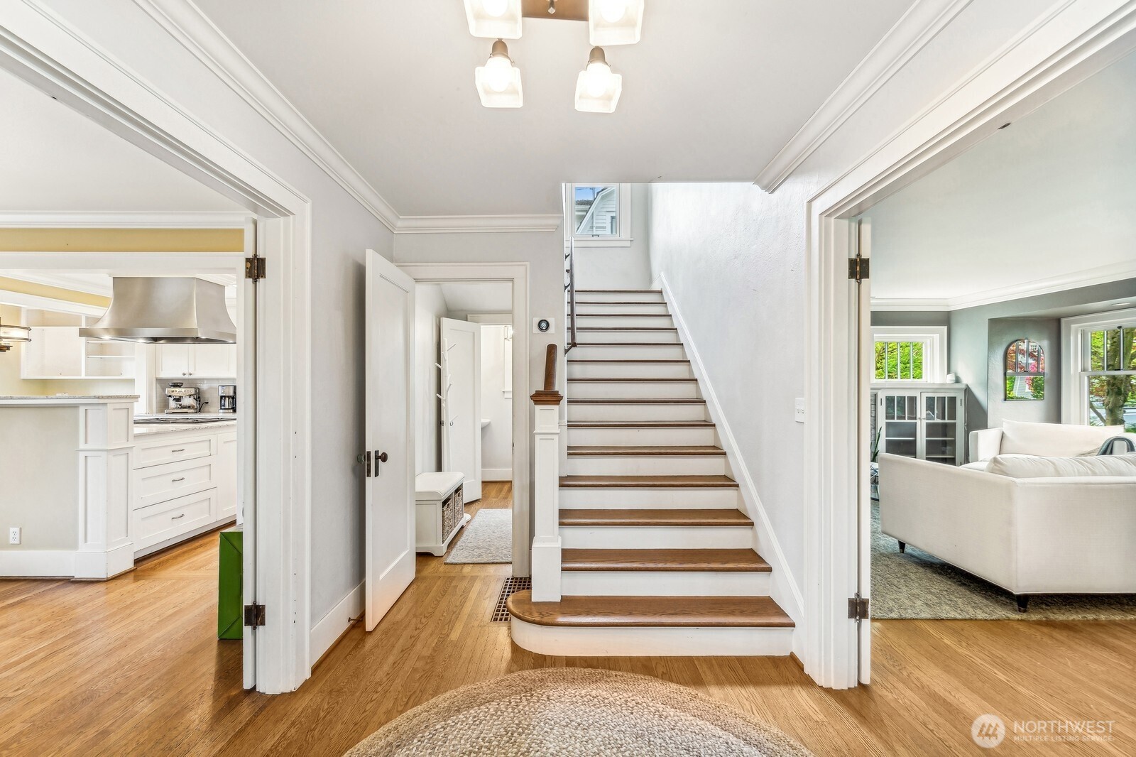 2137 East Hamlin Street Seattle, WA 98112 - Photo 2 of 15