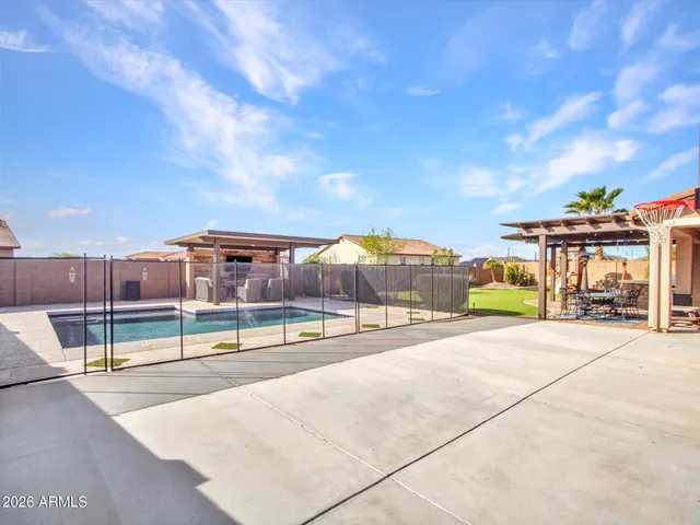 a picture of city view