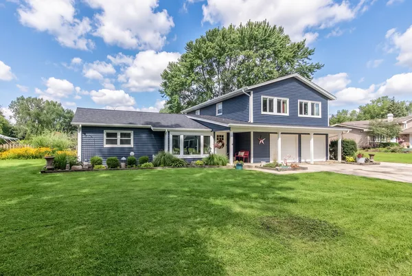 $595,000 | 1012 Martha Street, Elk Grove Village, IL 60007
