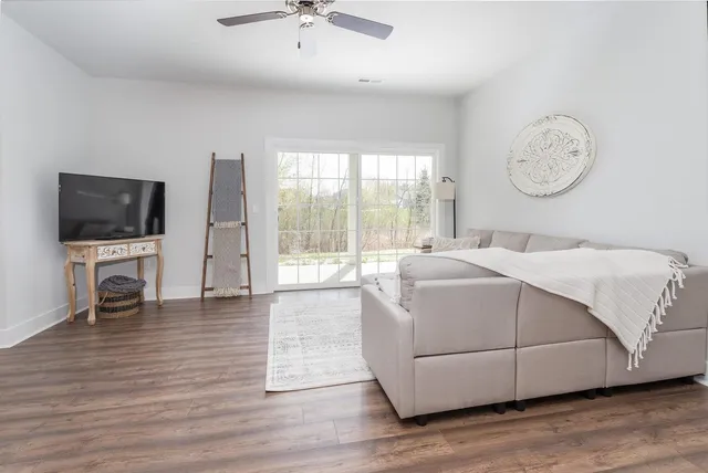 $344,900 | 455 Hillary Circle, Unit D, Johnson Creek, WI 53038