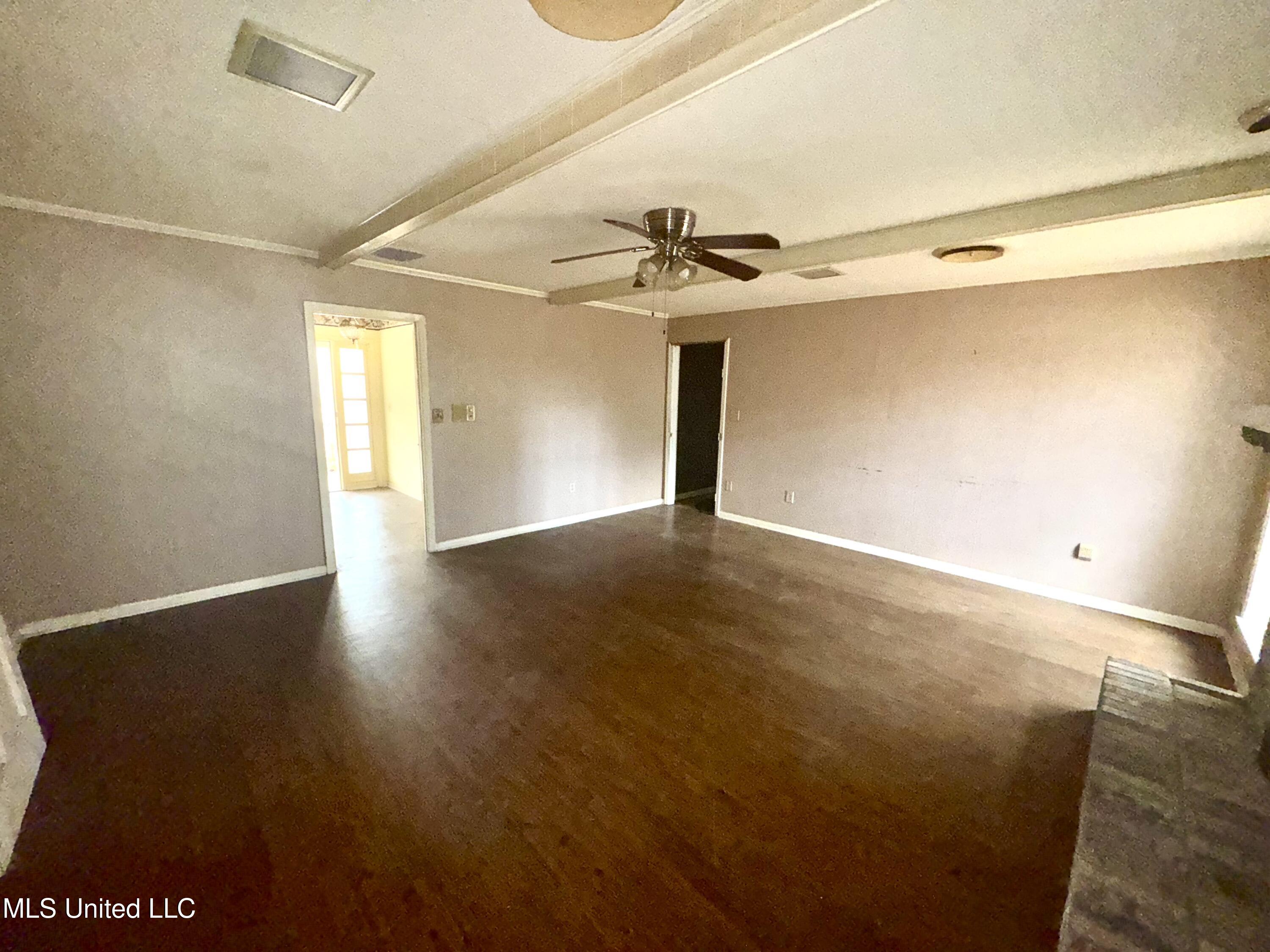 13 Rob Lane Jackson, MS 39212 - Photo 2 of 11 IMG_3279