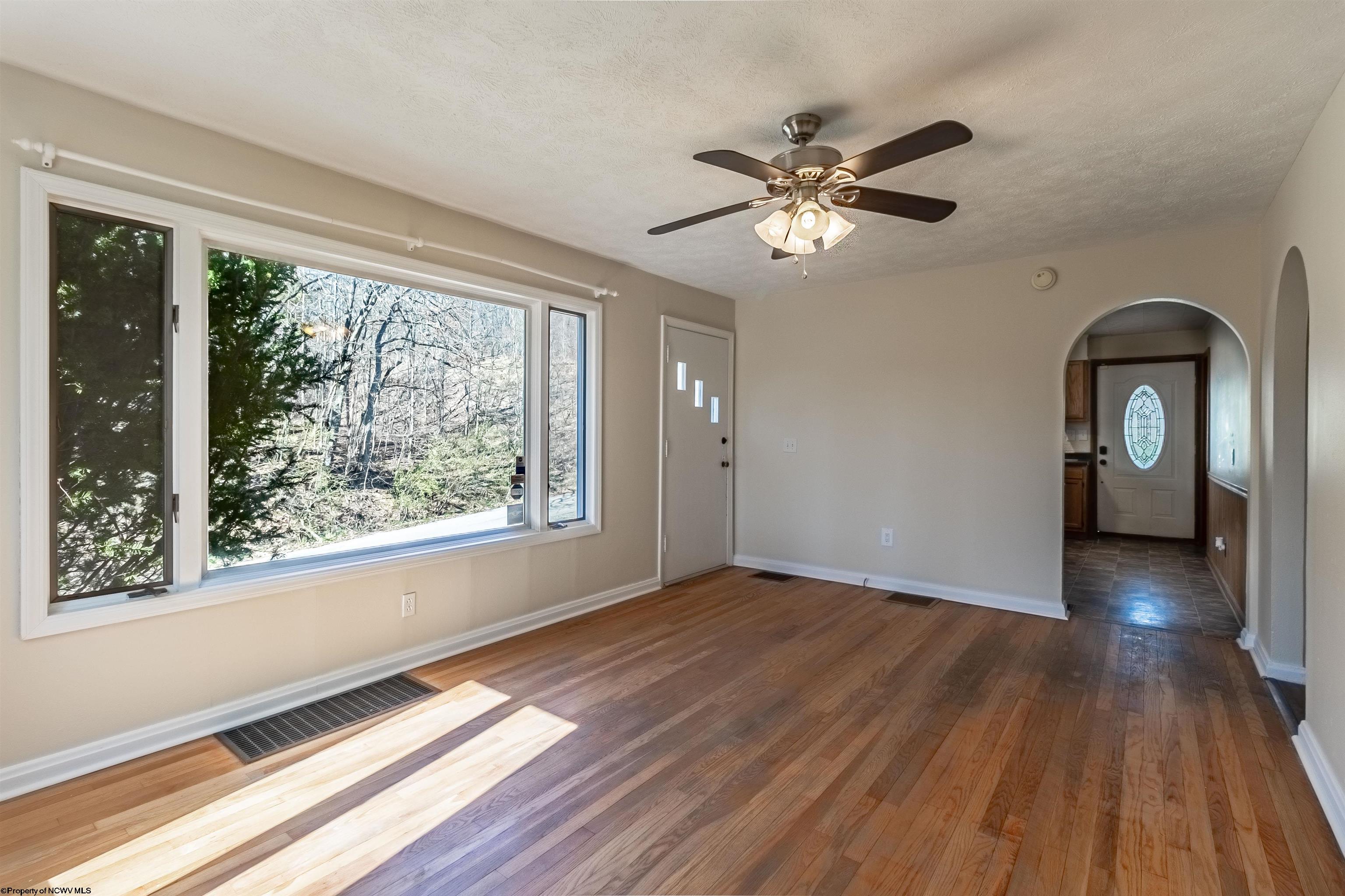 262 Kelly Road Morgantown, WV 26508 - Photo 7 of 25 Gallery Image 7