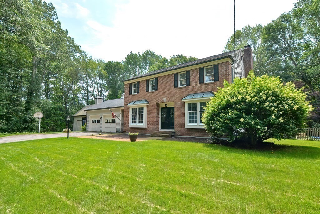 5 Maple Lane Sutton, MA 01590 - Photo 4 of 41 Gallery Image 4