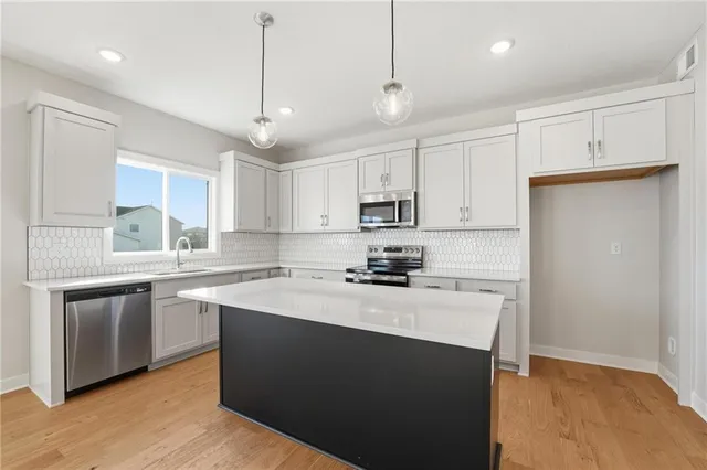 $525,000 | 1917 Southwest Hightown Drive, Lee's Summit, MO 64082