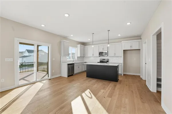 $544,950 | 1917 Southwest Hightown Drive, Lee's Summit, MO 64082