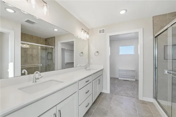 $544,950 | 1917 Southwest Hightown Drive, Lee's Summit, MO 64082