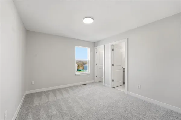 $544,950 | 1917 Southwest Hightown Drive, Lee's Summit, MO 64082