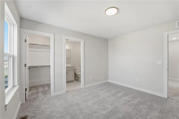 $544,950 | 1917 Southwest Hightown Drive, Lee's Summit, MO 64082