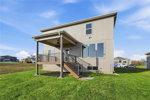 $544,950 | 1917 Southwest Hightown Drive, Lee's Summit, MO 64082