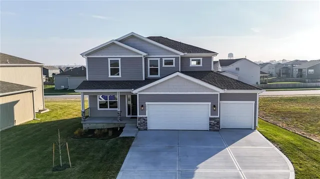 $525,000 | 1917 Southwest Hightown Drive, Lee's Summit, MO 64082