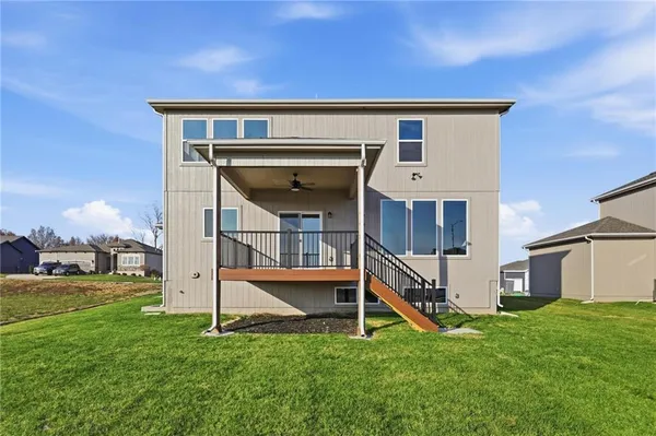 $544,950 | 1917 Southwest Hightown Drive, Lee's Summit, MO 64082