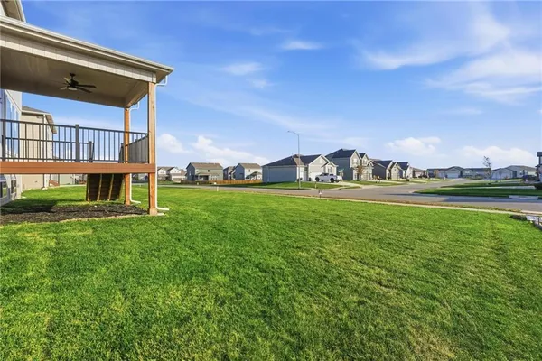 $544,950 | 1917 Southwest Hightown Drive, Lee's Summit, MO 64082