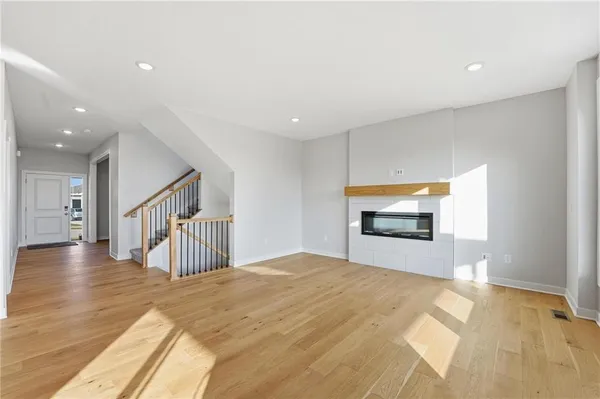 $544,950 | 1917 Southwest Hightown Drive, Lee's Summit, MO 64082