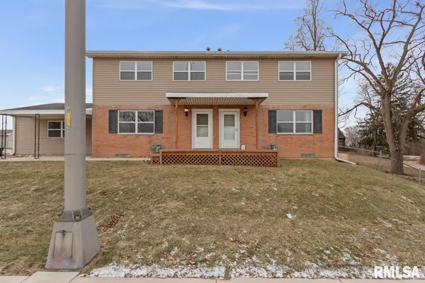 $1,800 | 2020 West Glen Avenue, Peoria, IL 61614