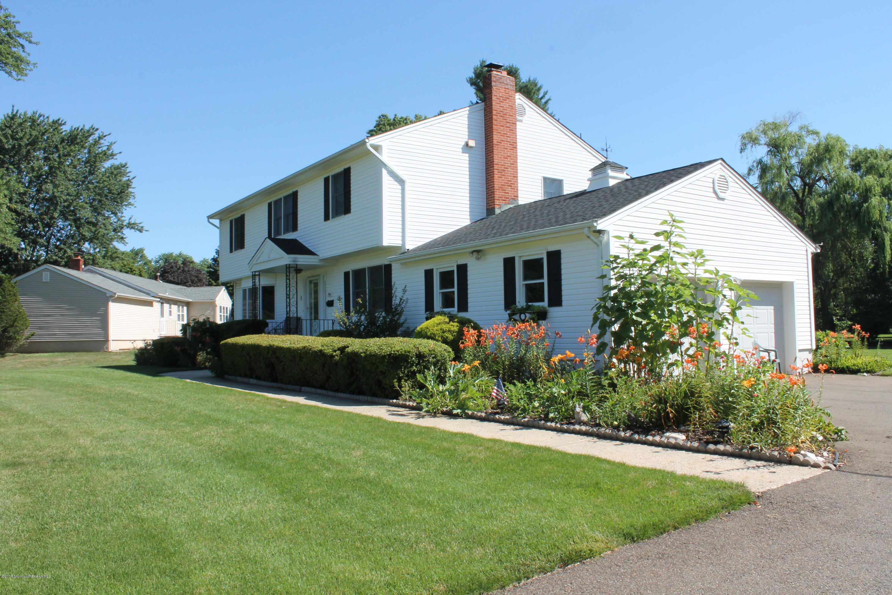 266 Kings Mountain Road Freehold, NJ 07728 - Photo 4 of 37 IMG_1174