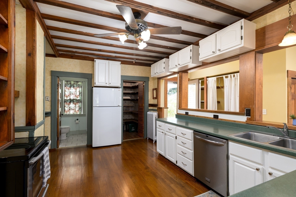 28 Holt Road Holden, MA 01520 - Photo 21 of 42 Gallery Image 21