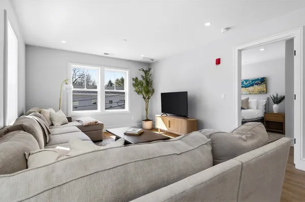 $625,000 | 1000 Washington Street, Unit 205, Dedham, MA 02026