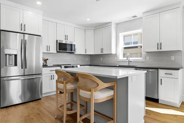 $625,000 | 1000 Washington Street, Unit 205, Dedham, MA 02026