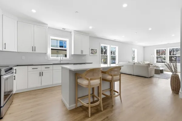 $625,000 | 1000 Washington Street, Unit 205, Dedham, MA 02026