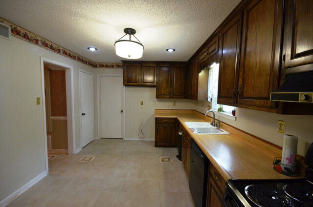 4728 Firestone Drive South Mobile, AL 36609 - Photo 8 of 28