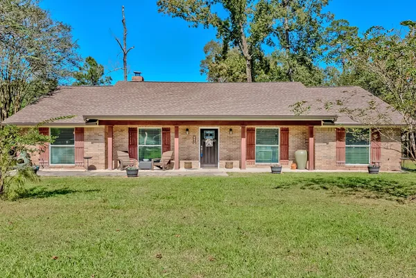 $284,999 | 450 Piney Point Drive, Sour Lake, TX 77659